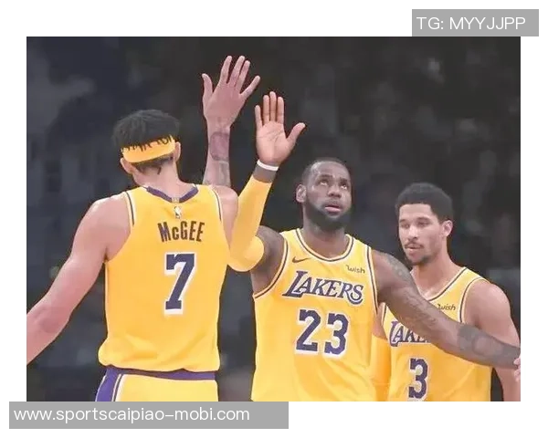 韦德认为湖人需完整赛季观察詹姆斯表现才能下结论 韦德认为湖人需完整赛季观察詹姆斯表现才能下结论