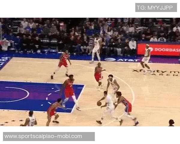 马克西称赞乌布雷在场上积极发声带动队友攻防两端表现出色 马克西称赞乌布雷在场上积极发声带动队友攻防两端表现出色